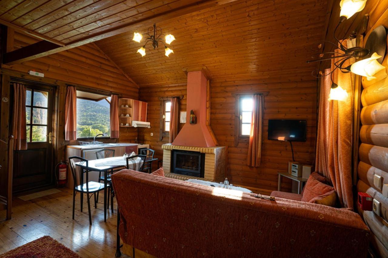 Chalet Likouresi Village Karpenísion Екстериор снимка