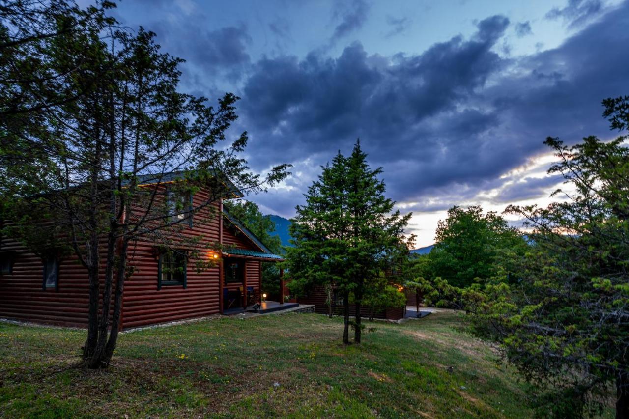 Chalet Likouresi Village Karpenísion Екстериор снимка