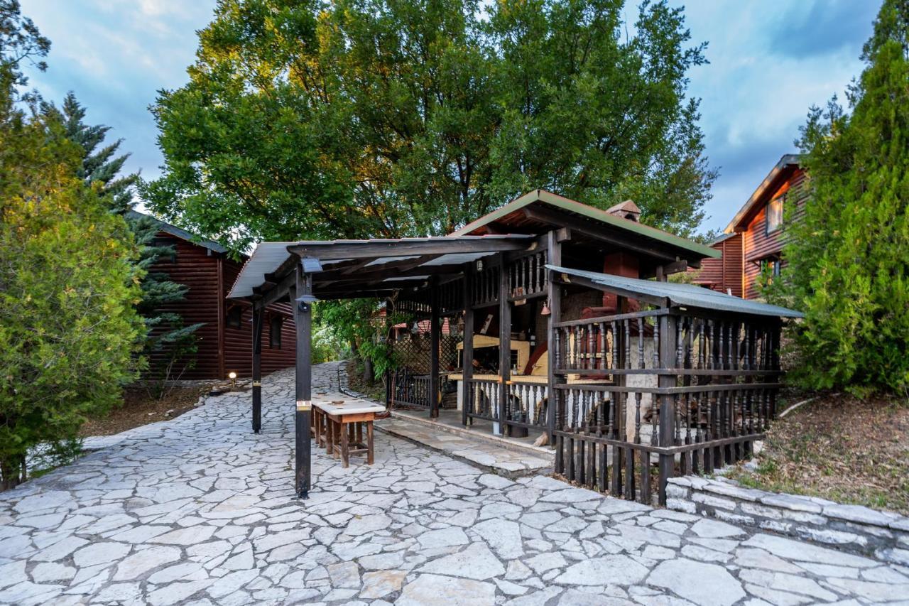 Chalet Likouresi Village Karpenísion Екстериор снимка